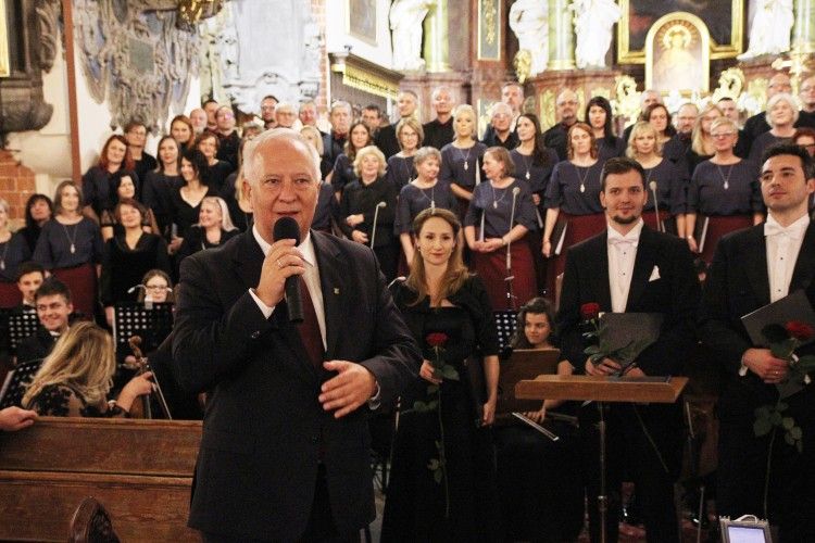 Koncert jubileuszowy na 70- lecie Chru Madryga fotogaleria