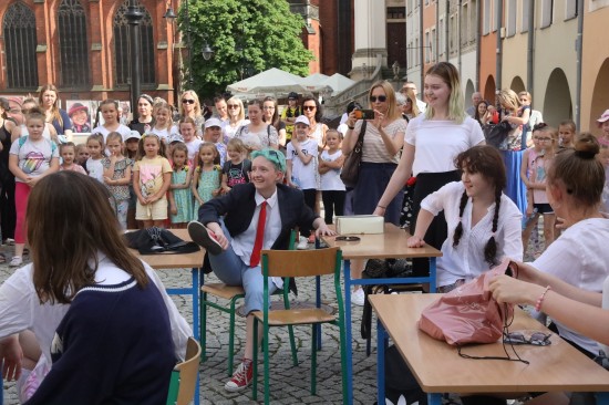 Taneczny flashmob w legnickim Rynku